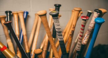 Should You Use a Heavy or Light Baseball Bat?